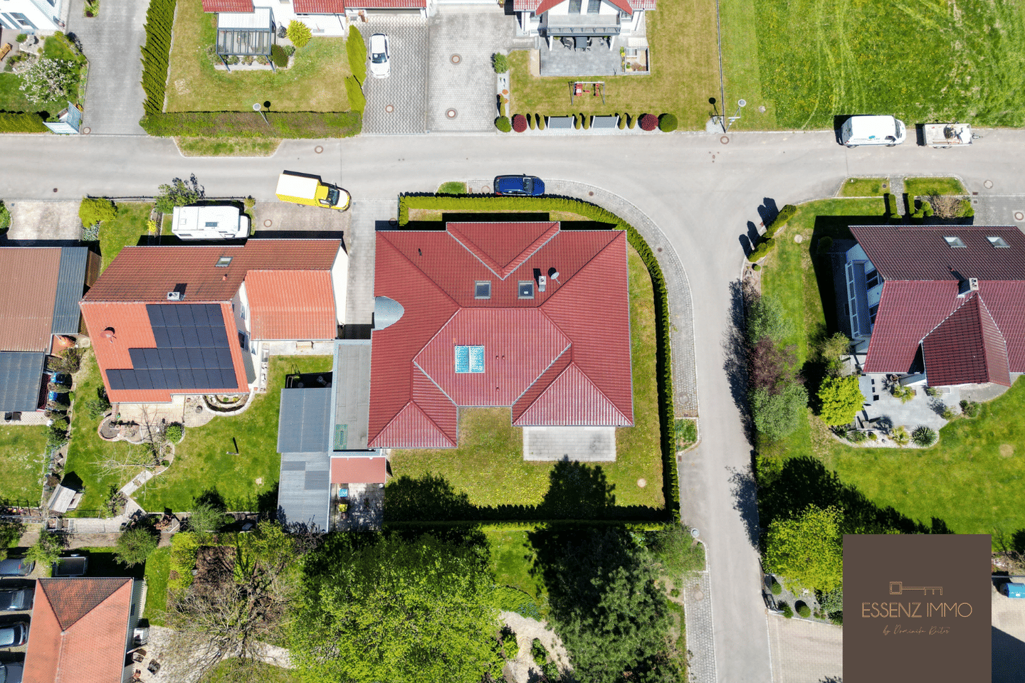 Immobilie in Neuburg an der Kammel - ESSENZ DES FAMILIENLEBENS | Großzügiger Fünf-Zimmer-Bungalow in Neuburg an der Kammel zu verkaufen | Augsburg und Günzburg in der Nähe - Bild 3