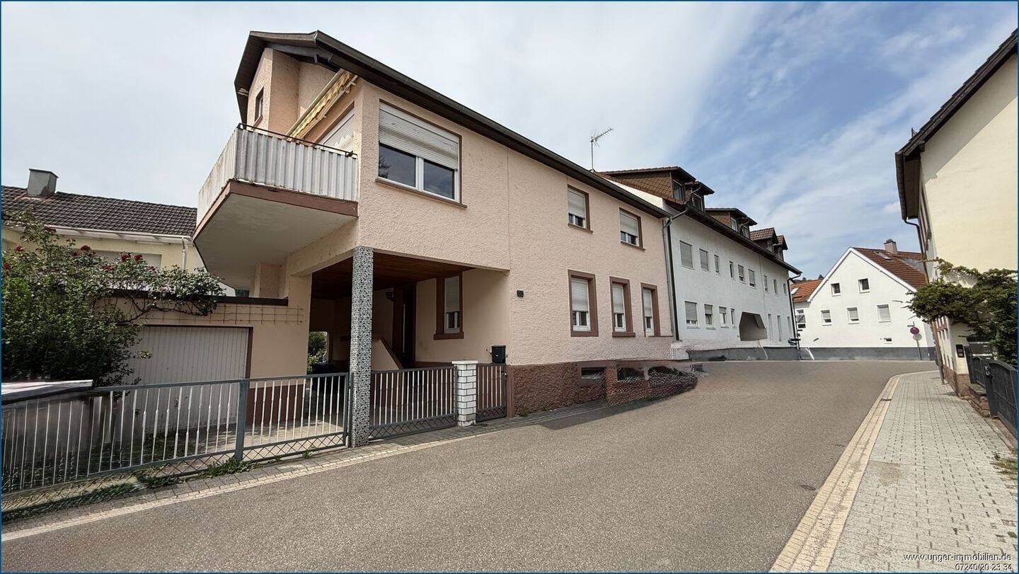 Immobilie in Pfinztal - 1-2 Familienhaus mit Garten, Hof und Garage! **provisionsfrei** - Bild 1