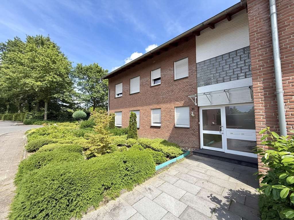 Immobilie in Südlohn - Mehrfamilienhaus mit sechs Wohneinheiten und fünf Garagen in Südlohn
 - Bild 2
