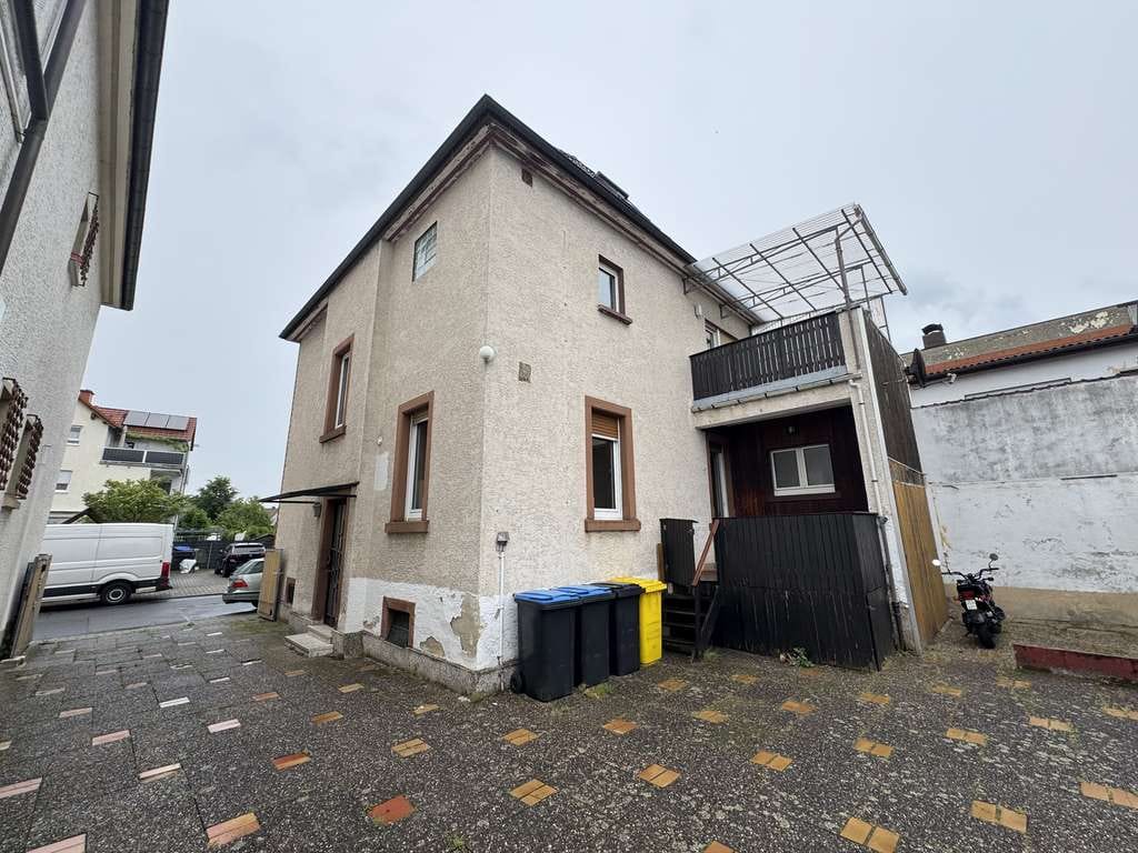 Immobilie in Mörfelden-Walldorf - Großes Stadthaus mit 2 Wohnungen in zentraler Lage von Walldorf - Bild 1