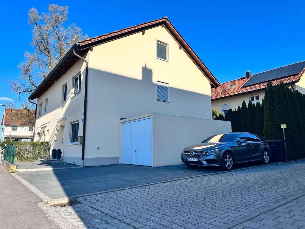 Immobilie in Attenkirchen - Raumwunder in Bestlage -Stillvolle DHH mit 7 Zimmern & TOP Energieeffizienz A+ - Bild 0