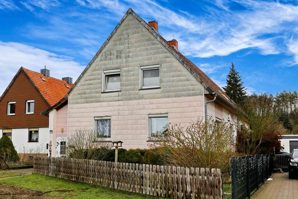Immobilie in Schladen-Werla - Großzügiges Generationenhaus in bester Lage von Werlaburgdorf - Bild 1