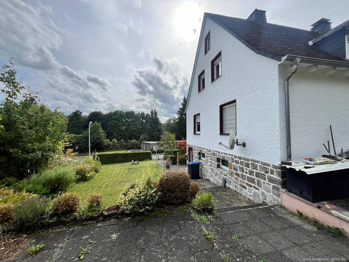 Immobilie in Meschede - Ideal für Paare oder kleine Familien – Doppelhaushälfte mit großem Garten in Meschede - Bild 2