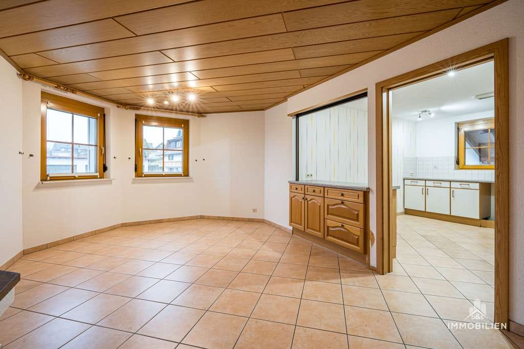 Immobilie in Herrischried - Großzügige 4-Zimmerwohnung mit Wohlfühlambiente, Balkon und Garage in ruhiger Lage von Herrischried - Bild 4