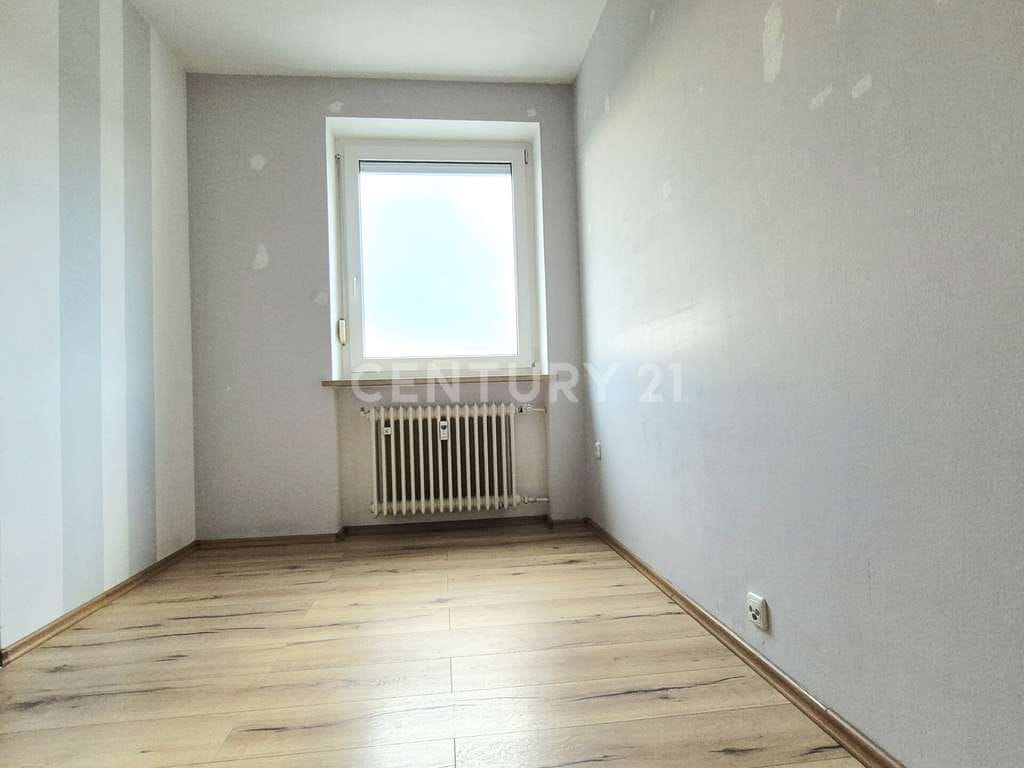 Immobilie in Burghausen - ***Sofort einziehen! Renovierte 3-Zimmer-Wohnung mit Einbauküche und Garage in zentraler Lage*** - Bild 3