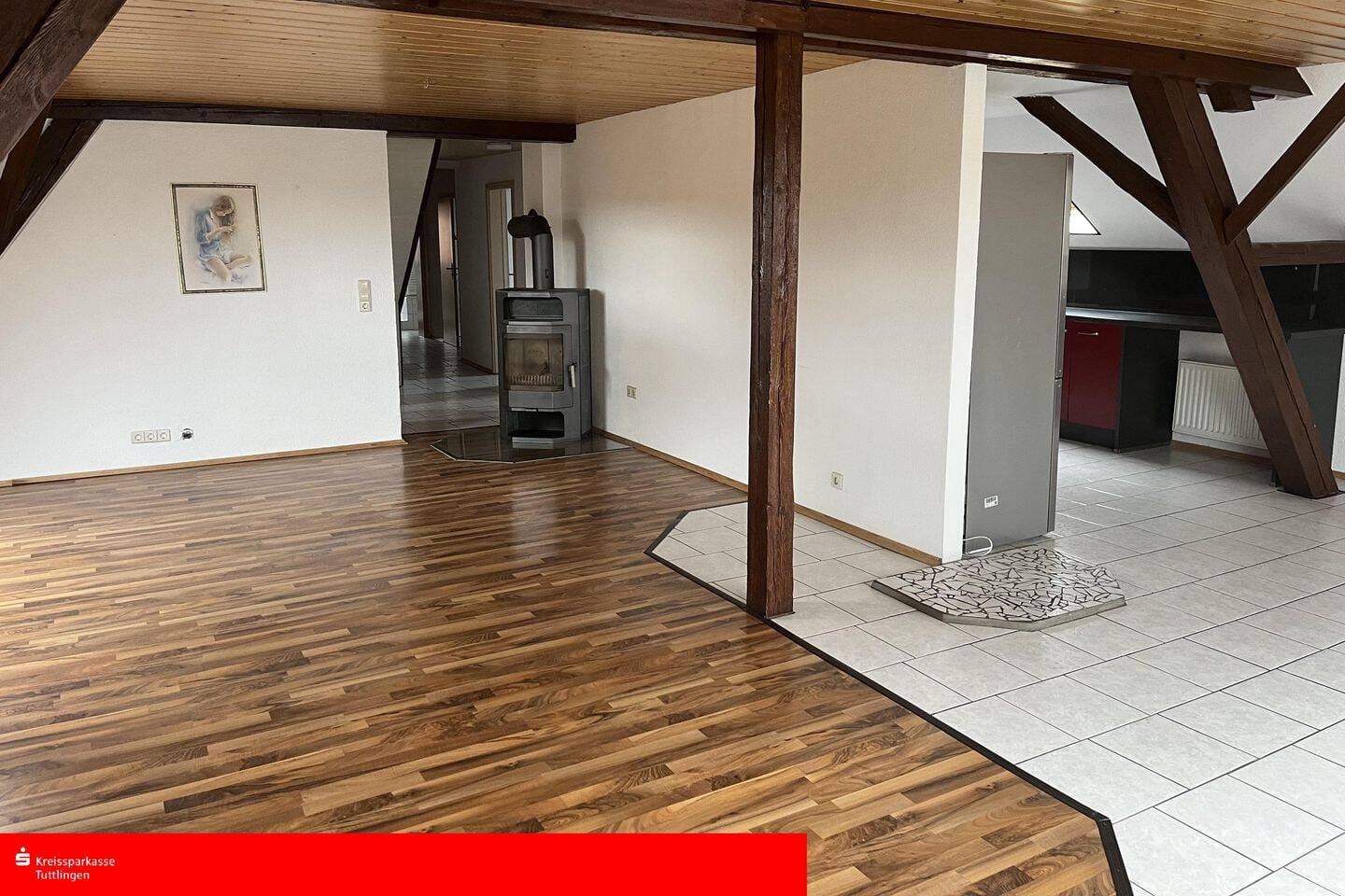 Immobilie in Tuningen - Gemütliche 4,5-Zimmer-DG-Wohnung + Zugabe in Tuningen - Bild 0
