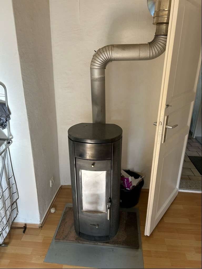 Immobilie in Weinstadt - Für die Zukunft : "Häusle" und Garage
zum Preis einer Wohnung in Weinstadt
 - Bild 3