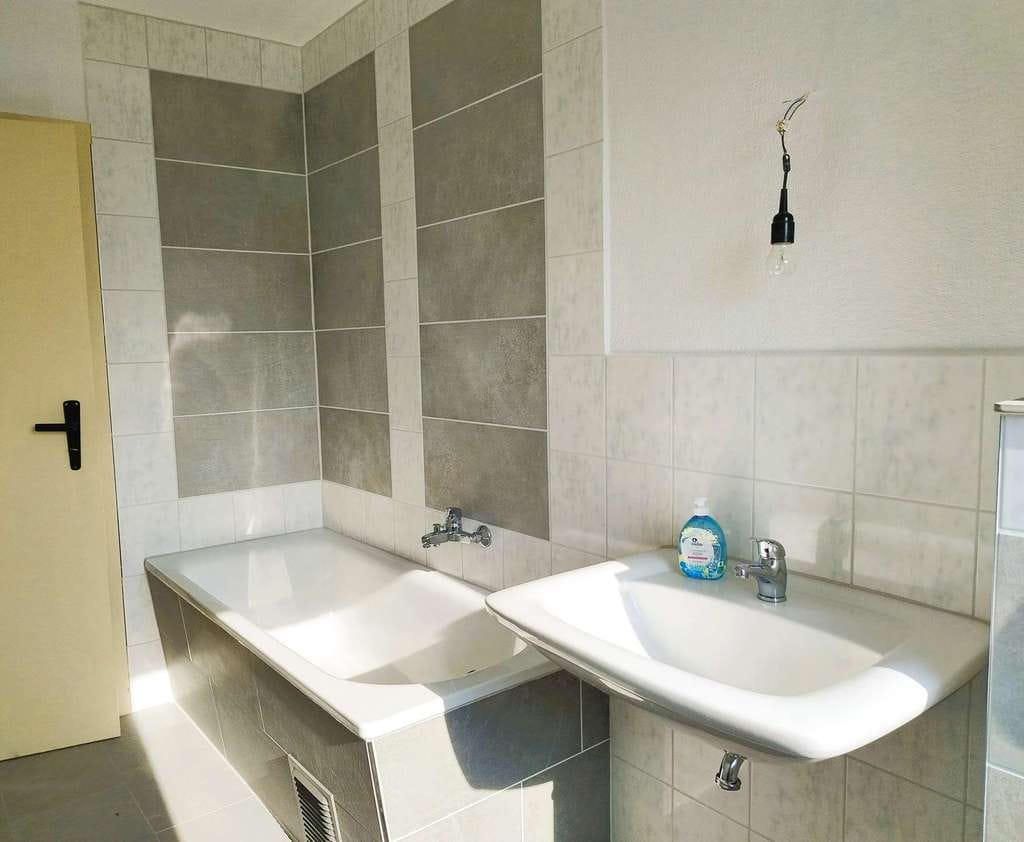Immobilie in Glashütte - Investieren, wo andere Urlaub machen - teil-modernisierte 2-Raum-Wohnung mit Gestaltungspotenzial - Bild 4