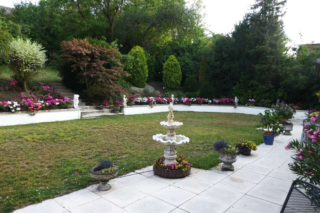 Immobilie in Bad Kissingen - Bad Kissingen/Nüdlingen, Einfamilienhaus mit sichtgeschütztem Garten und großer Garage - Bild 1