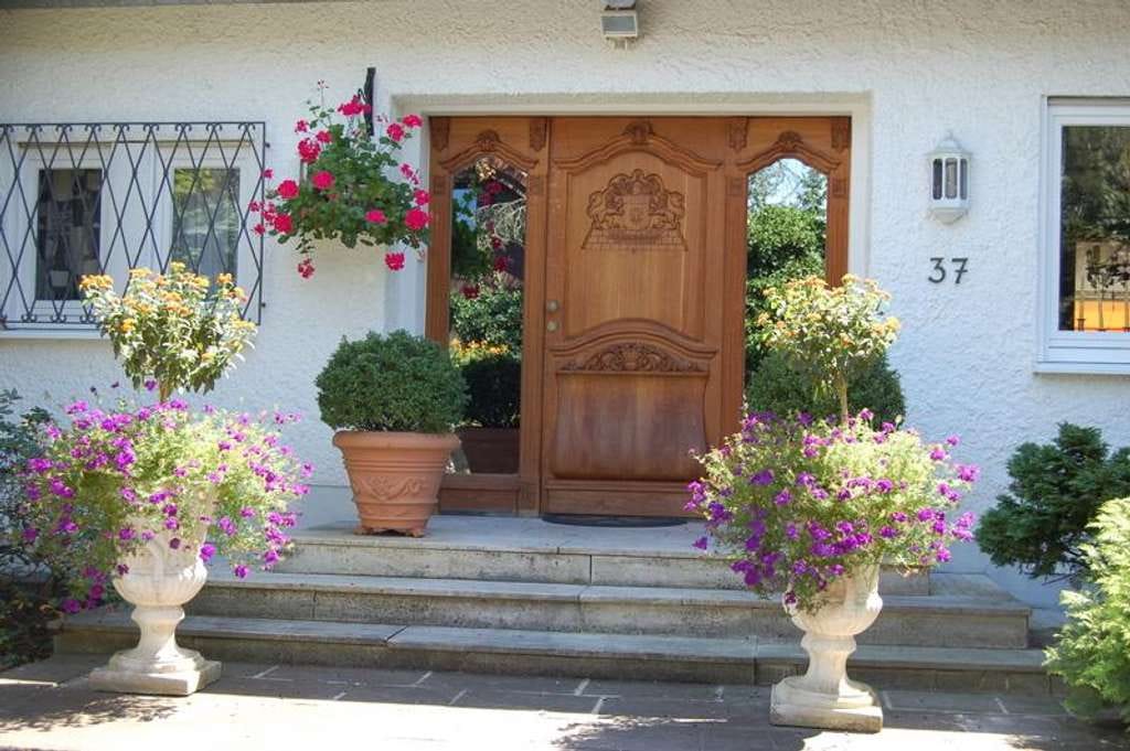 Immobilie in Rheinbreitbach - Einfamilienhaus mit Top-Ausstattung 2 Bäder ruhiger Lage Garten Garage Carport schöne Au - Bild 1