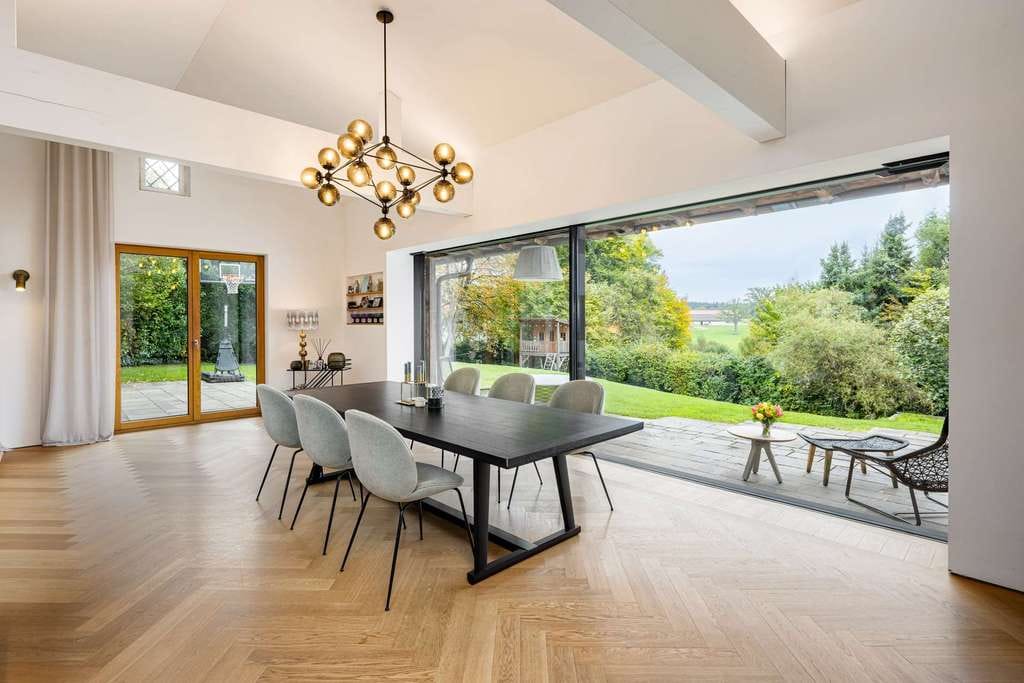 Immobilie in Münsing - Chalet meets Purismus: Landhaus-Juwel mit Fernblick und Gästewohnung in Seenähe - Bild 3