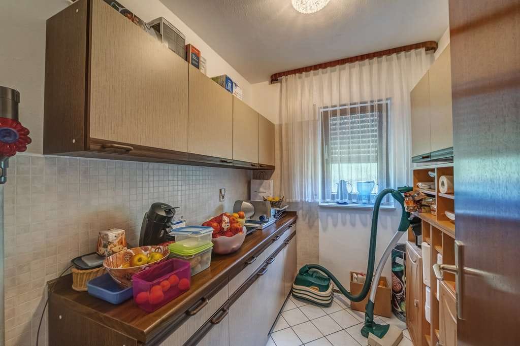 Immobilie in Kirchardt - Großzügiges Haus mit separater Einliegerwohnung und großem Garten in Kirchardt - Bild 2