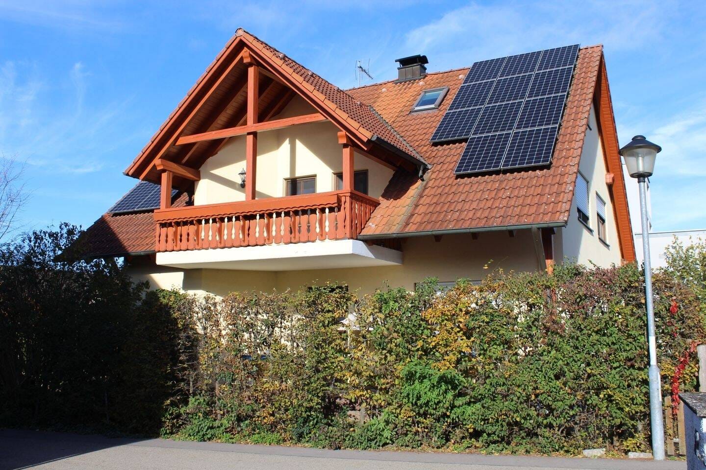 Immobilie in Thalmässing - INDIVIDUELLES FAMILIENHAUS IM LANDHAUS-STIL ............ mit viel Platz für große und kleine Schuhe - Bild 2