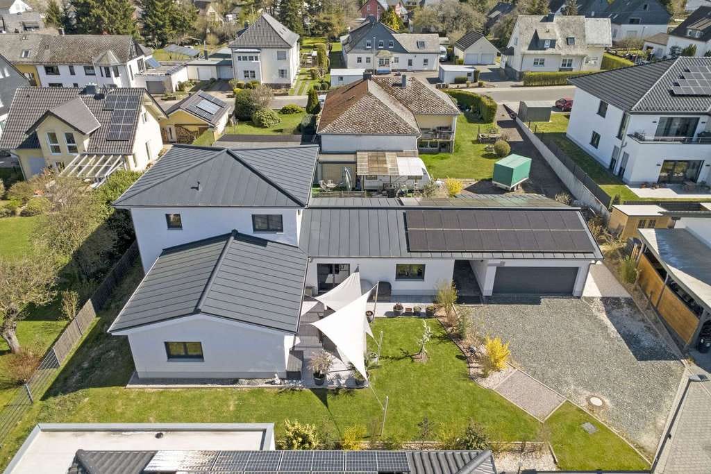 Immobilie in Ellern (Hunsrück) - Stilvolles Wohnen im Grünen – Hochwertiges, energieeffizientes Einfamilienhaus am Soonwald - Bild 2