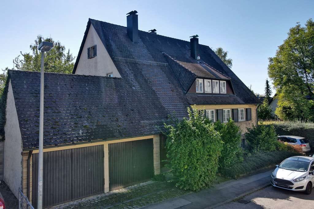 Immobilie in Herrenberg - Ein Juwel in fantastischer Lage mit Gartenparadies - Bild 1