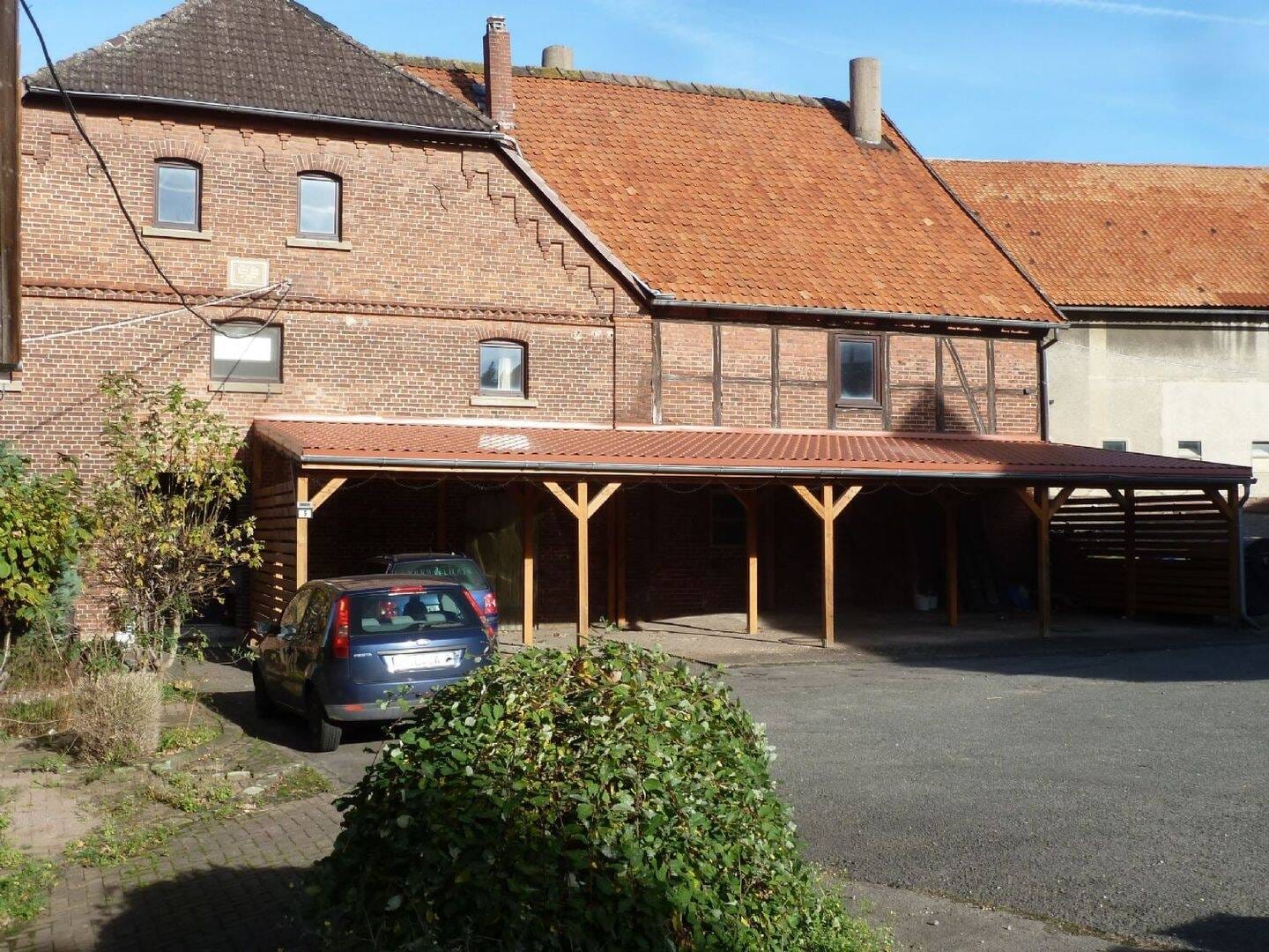 Immobilie in Halle - Großer Resthof mit 3 Wohnungen und 3 Nebengebäuden - Bild 1