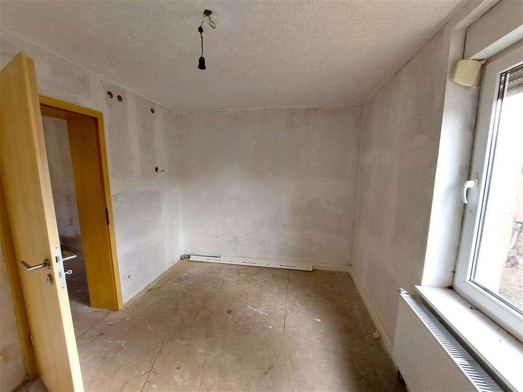 Immobilie in Wallhausen - Zweifamilienhaus mit Ausbaupotential mitten in Wallhausen - Bild 4