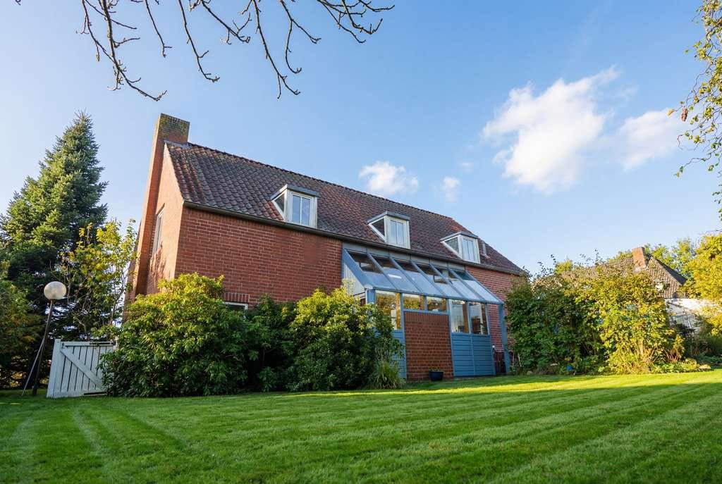 Immobilie in Bredstedt - Architektenhaus am Stadtrand - Bild 0