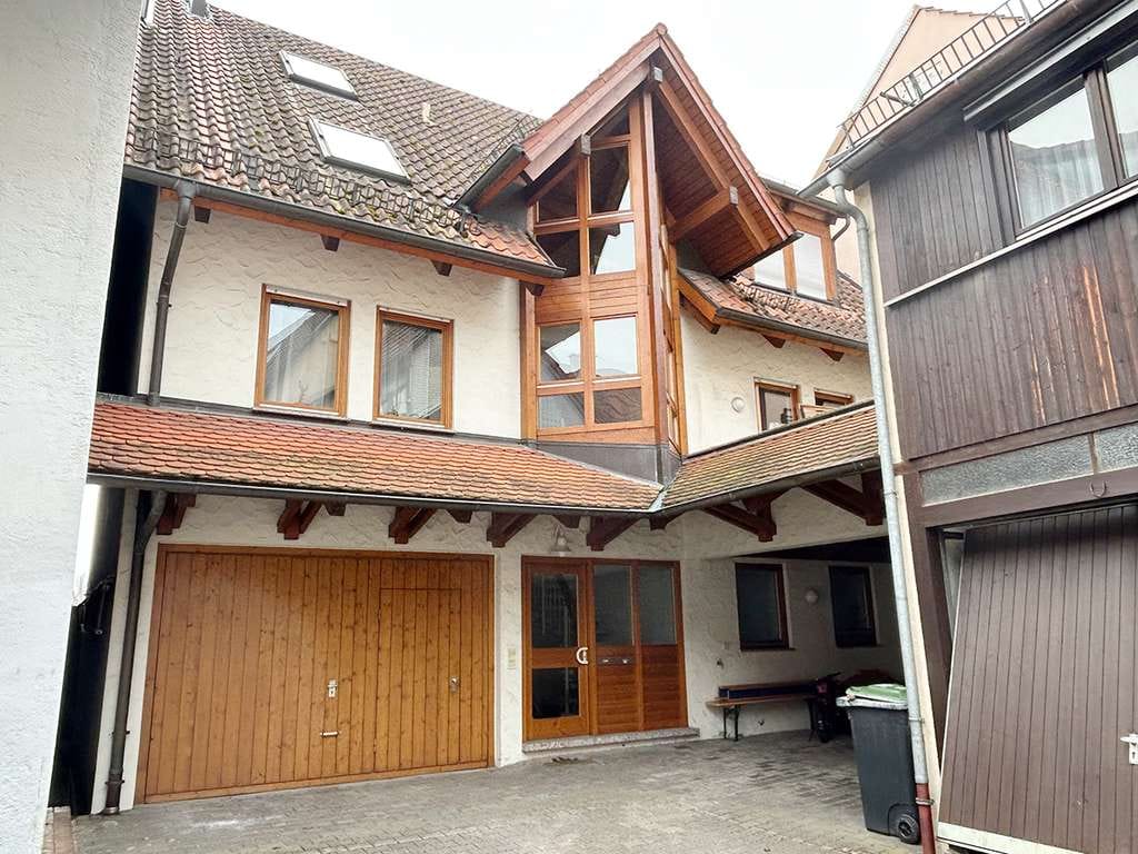 Immobilie in Ehningen - Ehningen - Idyllisch Wohnen an der Würm: "Charmantes 2-Familien-Architektenhaus mit ELW" - Bild 1