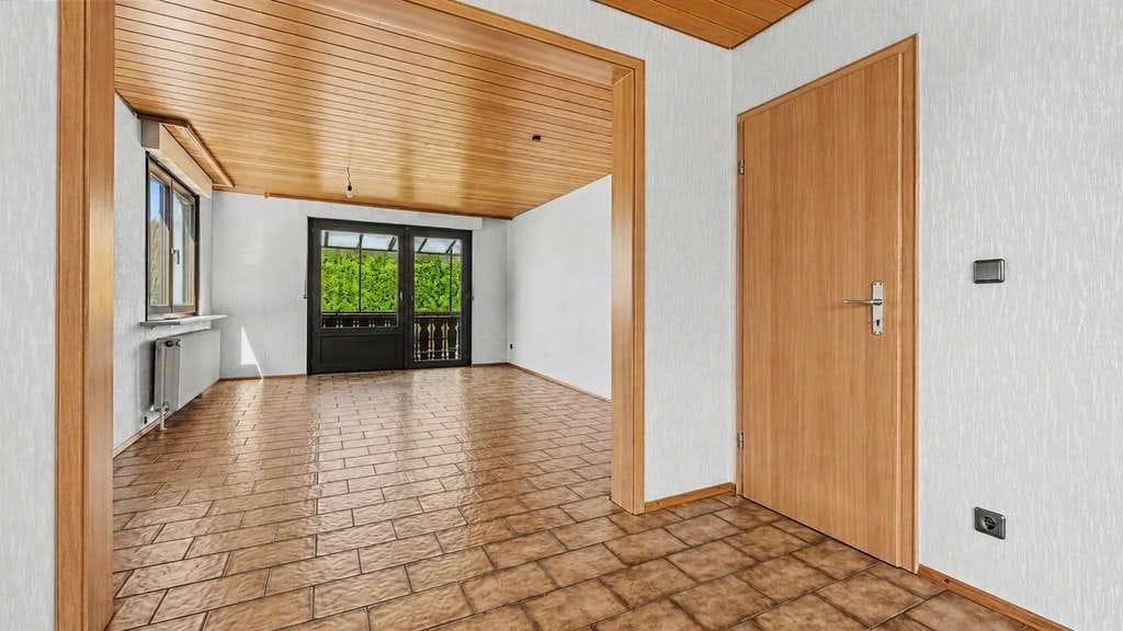 Immobilie in Dußlingen - Neues Zuhause in Dußlingen: Freistehendes Einfamilienhaus mit 6 Zimmern in familienfreundlicher Lage - Bild 3