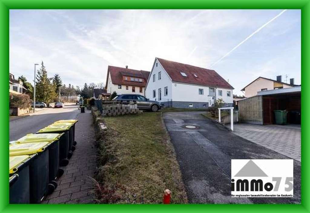 Immobilie in Engelsbrand - Kapitalanlage: vermietet & modernisiert: 2-Familienhaus mit Zufahrt, Garage und Stellplätzen - Bild 0