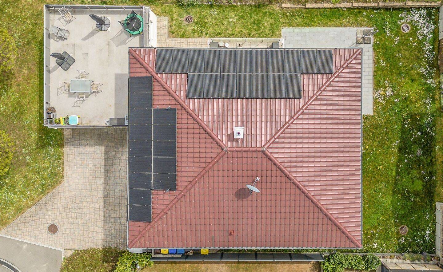 Immobilie in Volkertshausen - Modernes, freistehendes Zweifamilienhaus mit Freiblick & Südausrichtung in Volkertshausen - Bild 2