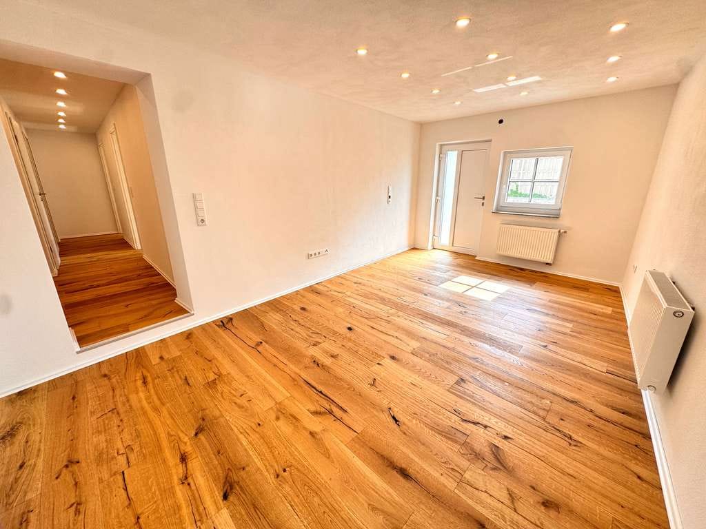Immobilie in Heßdorf - Provisionsfrei - Renovierte 3 Zimmer Wohnung mit Terrasse und Stellplatz in Heßdorf - Bild 1