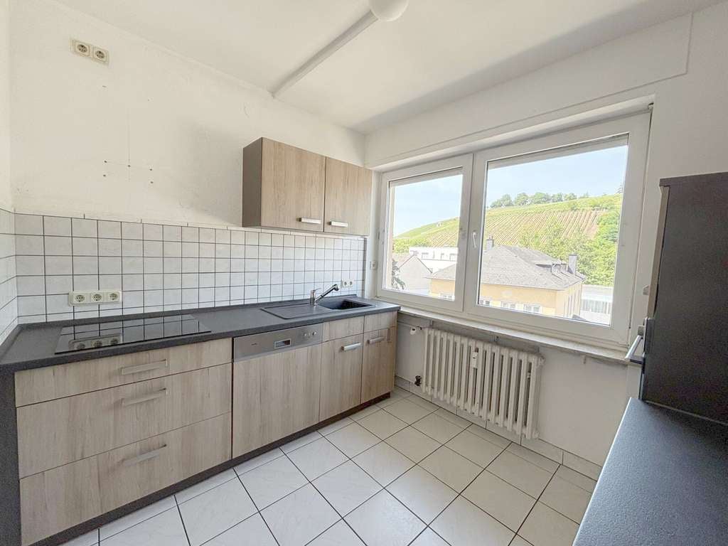 Immobilie in Trier - Dreifamilienhaus in Trier-Olewig: Garten, 2 Garagen, voll unterkellert - Bild 3
