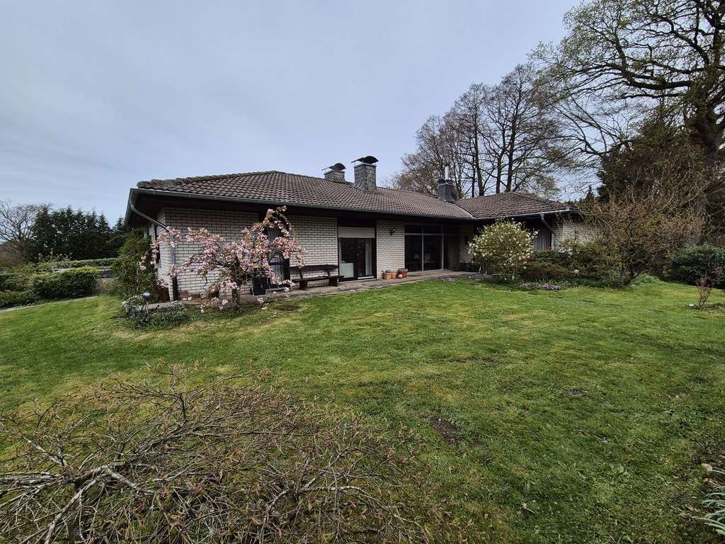 Immobilie in Roetgen - Freistehendes Einfamilienhaus mit Einliegerwohnung in Roetgen von privat zu verkaufen - Bild 1