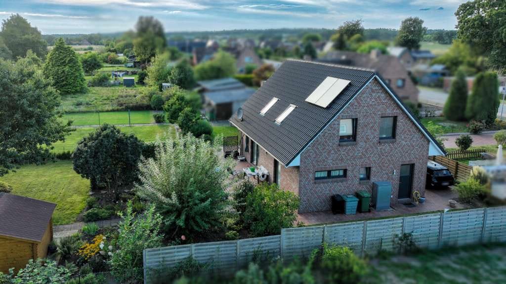Immobilie in Lehmkuhlen - Wo Familie Zuhause ist – modernes Einfamilienhaus mit Wohlfühlatmosphäre - Bild 3