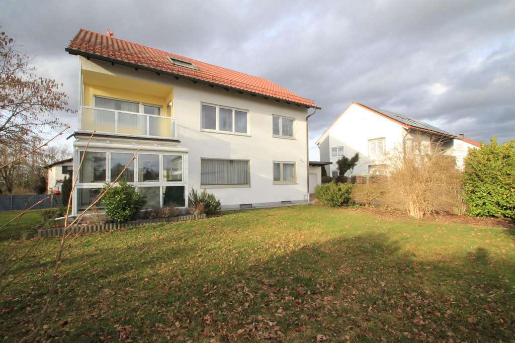 Immobilie in Ichenhausen - Solides Dreifamilienhaus zur Anlage oder Mehrgenerationennutzung - Bild 0