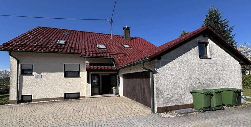 Immobilie in Nagel - Wohnen & Rendite: Wohnhaus mit vermieteter Zahnarztpraxis in guter Lage im Fichtelgebirge! - Bild 0