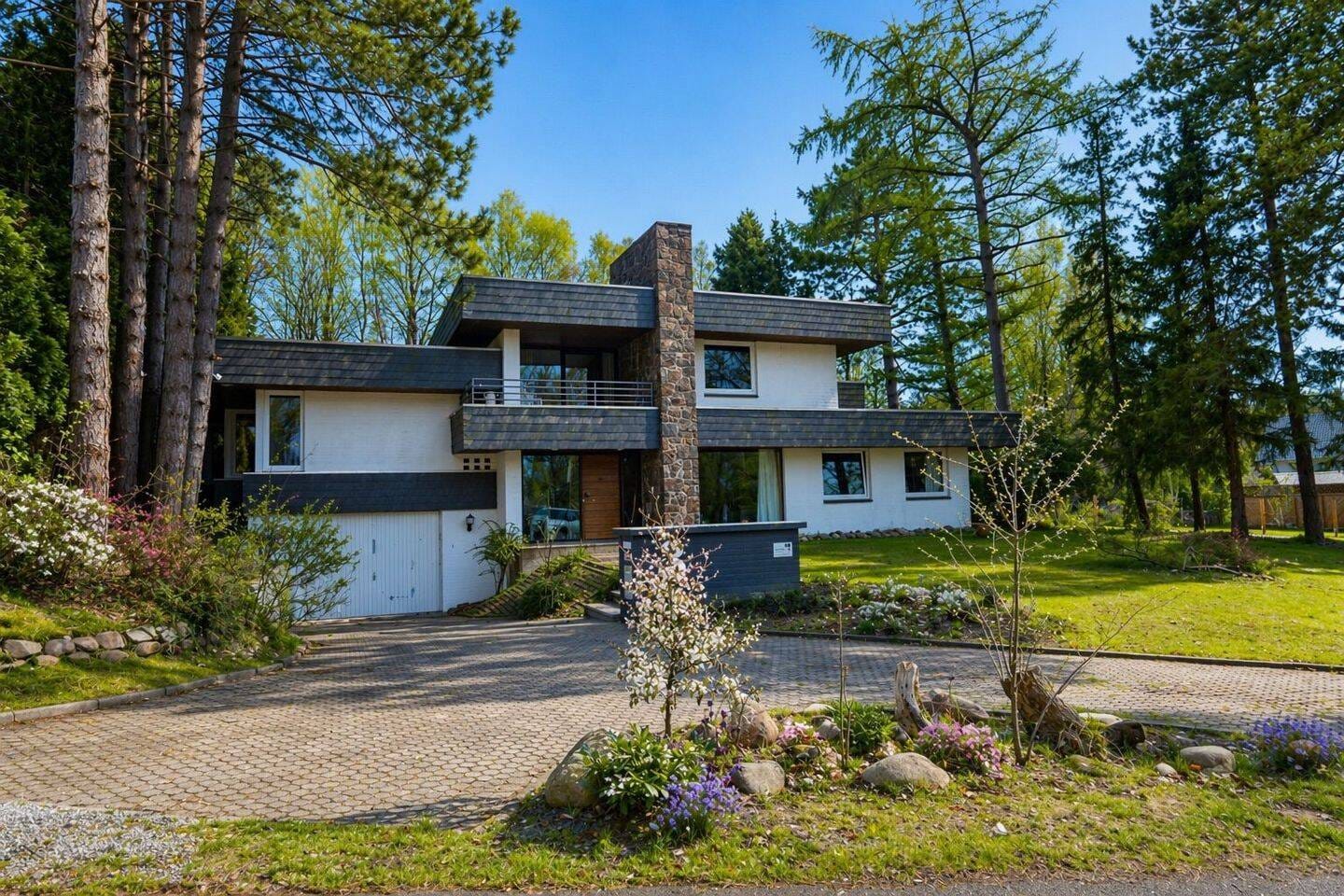 Immobilie in Wingst - Exklusives Einfamilienhaus mit parkähnlichem Grundstück, Terrasse & Garage in ruhiger Lage der Wingst - Bild 0
