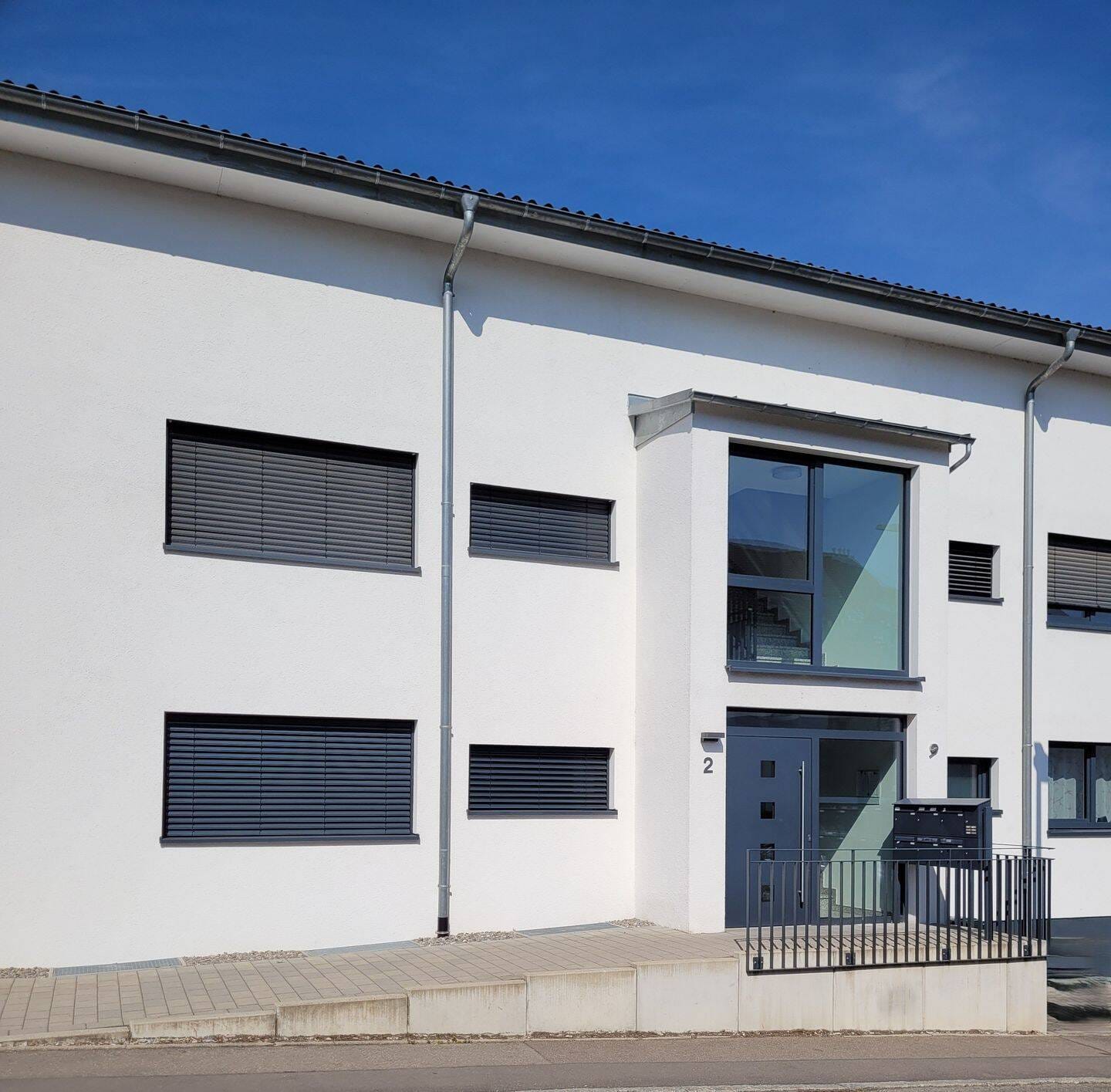 Immobilie in Dußlingen - Attraktive 4 Zimmer Wohnung im 1. Obergeschoss mit viel Platz und 2 TG-Plätzen! - Bild 1
