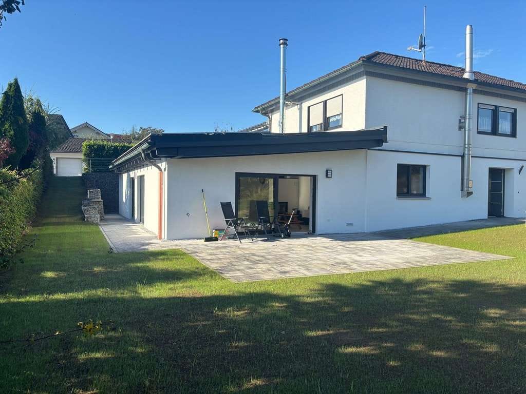Immobilie in Windorf - Platz für die ganze Familie - freistehendes Einfamilienhaus mit Terrasse & großem Garten - Bild 0
