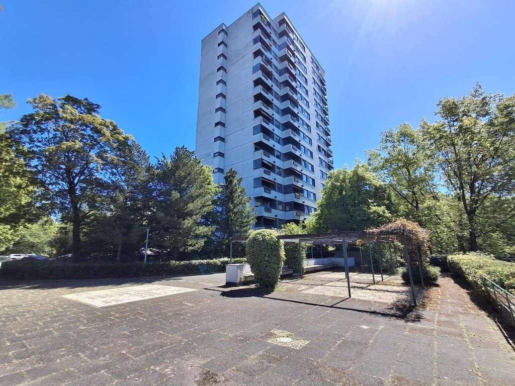 Immobilie in Erkrath - Panoramablick & Freiraum für Ihre Ideen: Großzügige 3-Zimmer-Wohnung (79 m²) in Bestlage von Erkrath - Bild 1