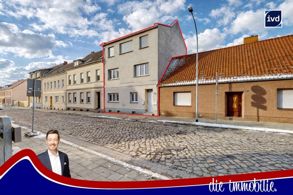 Immobilie in Burg - ***Mehrfamilienhaus mit 4 Wohnungen, 2 Garagen und Büro*** - Bild 0