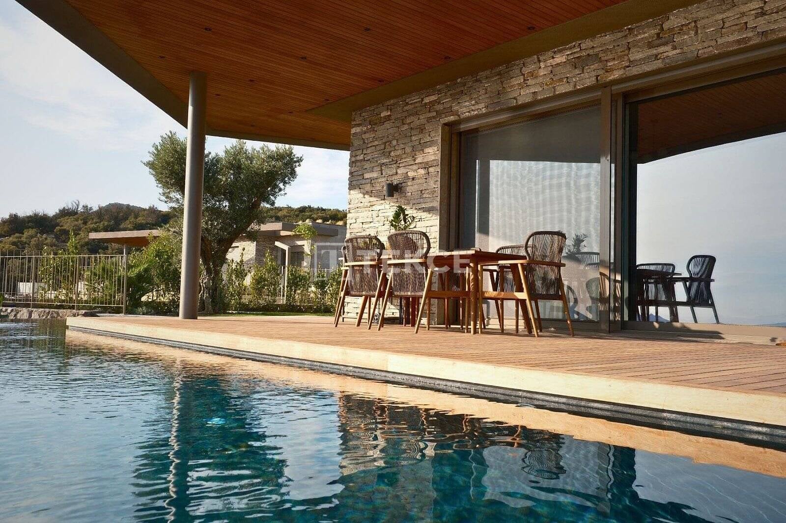 Immobilie in Lünne - Freistehende Villen mit Swimmingpools im Zentrum von Bodrum - Bild 2