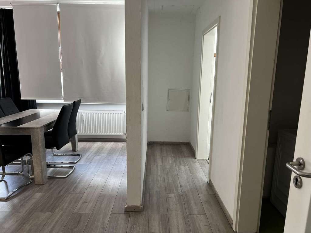 Immobilie in Niefern-Öschelbronn - Sehr großzügige 5 Zimmer Wohnung im Hinterhof mit Stellplatz zu verkaufen! - Bild 4