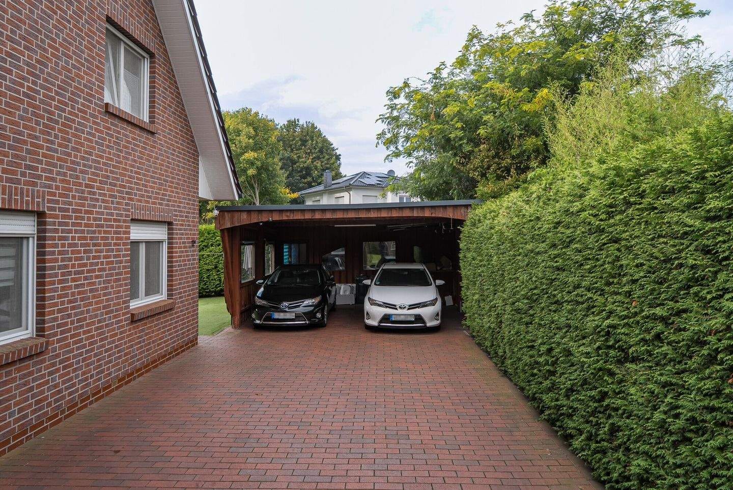 Immobilie in Barßel - Traumhaftes Familienhaus mit Einliegerwohnung, Wintergarten, Doppelcarport, PV-Anlage, u.v.m. - Bild 2