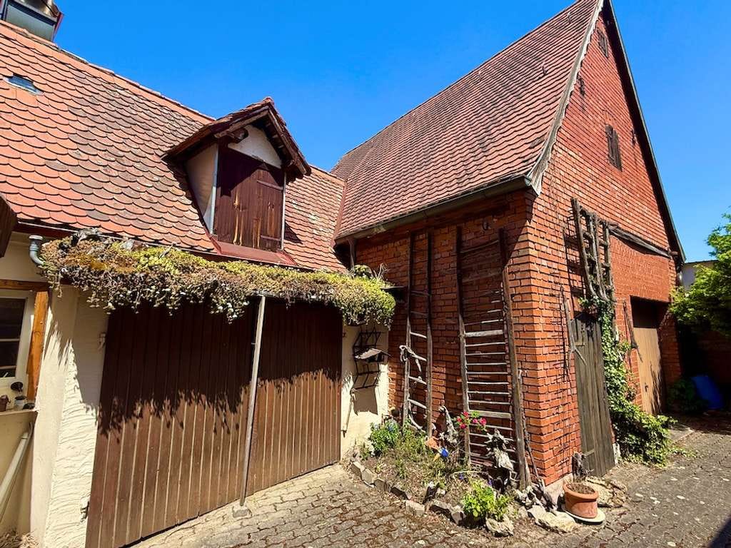 Immobilie in Cadolzburg - Gepflegtes Einfamilienhaus mit viel Potential in ruhiger Lage von Cadolzburg - Bild 2