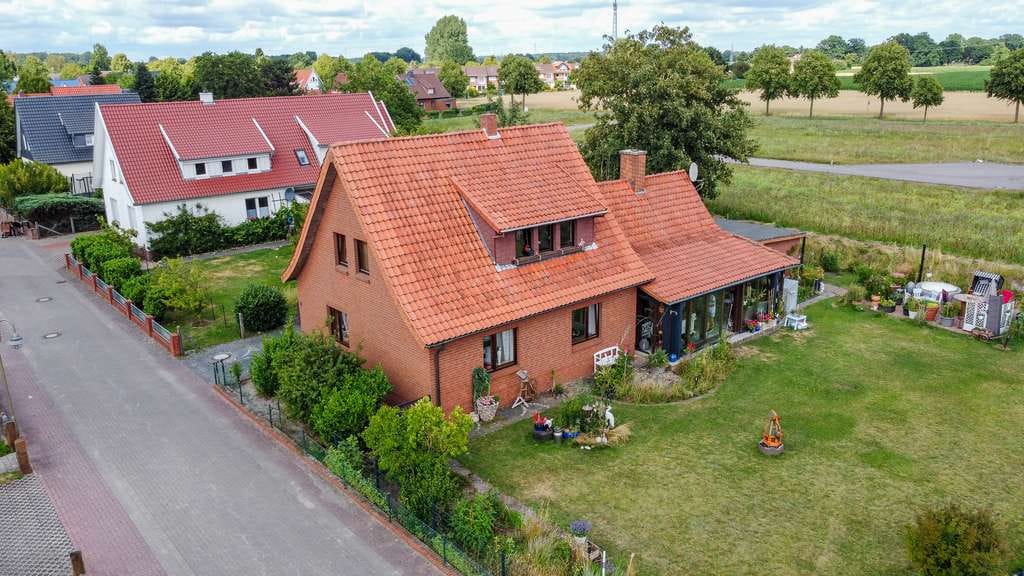 Immobilie in Lemförde - Wohngenuss mit Charme - gepflegtes Ein- bis Zweifamilienhaus mit Wintergarten - Bild 3