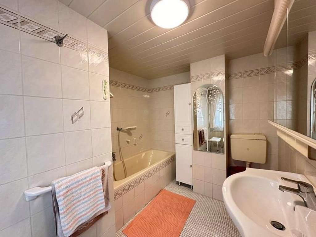 Immobilie in Röthenbach an der Pegnitz - Preiswerte Doppelhaushälfte mit Anbau und Garten – bereit für neue Ideen in Röthenbach a.d.Pegnitz - Bild 3