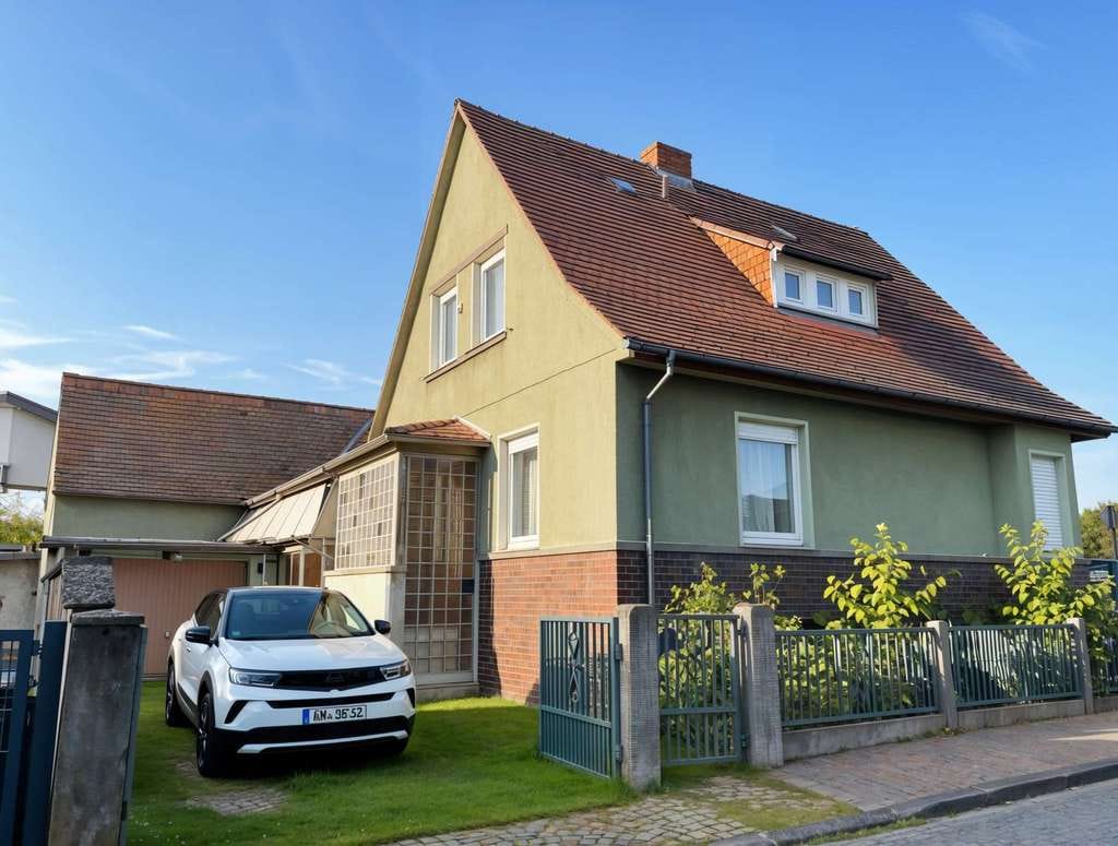 Immobilie in Erlensee - *RESERVIERT* Denkmalgeschütztes & sanierungsbedürftiges Ein-/Zweifamilienhaus in zentraler Lage - Bild 1