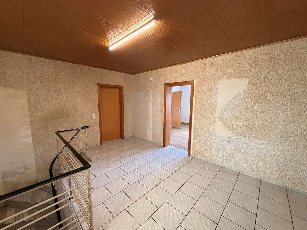 Immobilie in Vlotho - Großzügiges Zweifamilienhaus mit Potenzial in ruhiger Lage - Bild 4