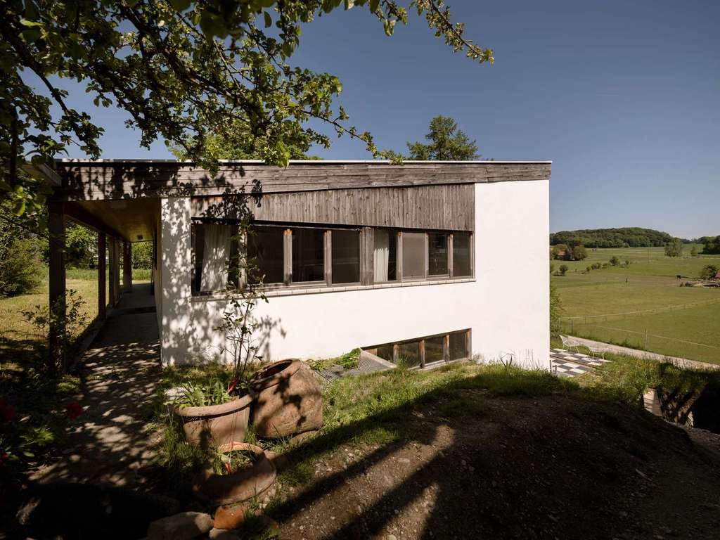 Immobilie in Weßling - Architekten-Bungalow in Traumlage mit Blick über Pferdekoppeln - Bild 0