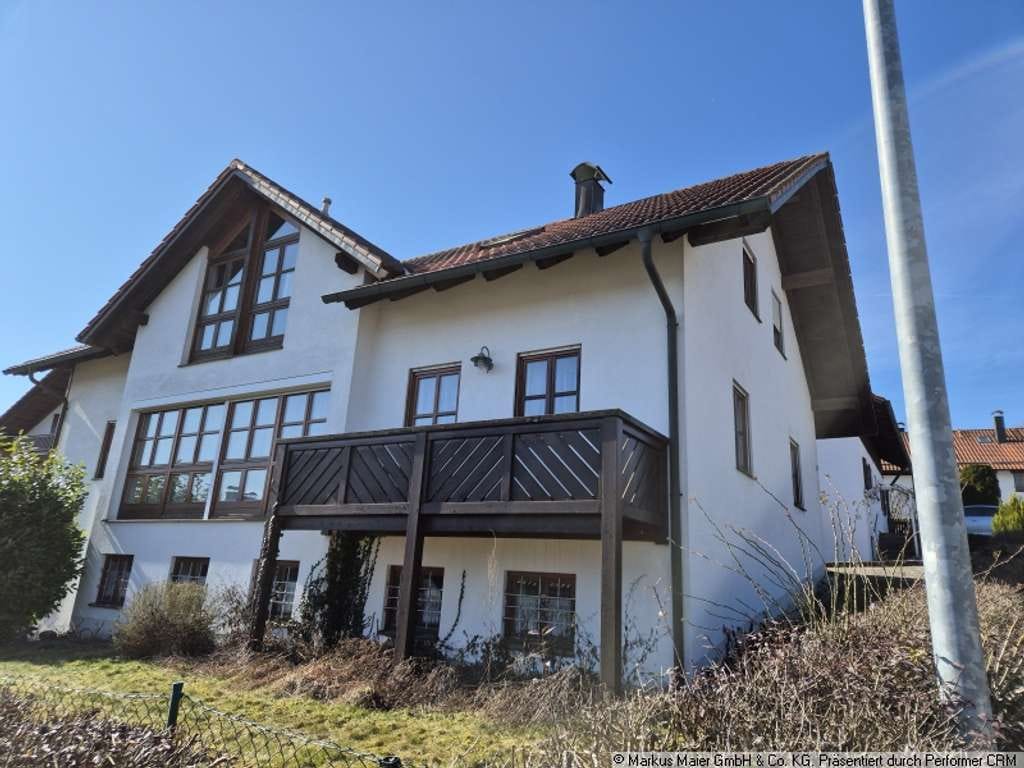 Immobilie in Sankt Wolfgang - Charmantes Einfamilienhaus mit Einliegerwohnung, Garage und großzügigem Grundstück - Bild 2