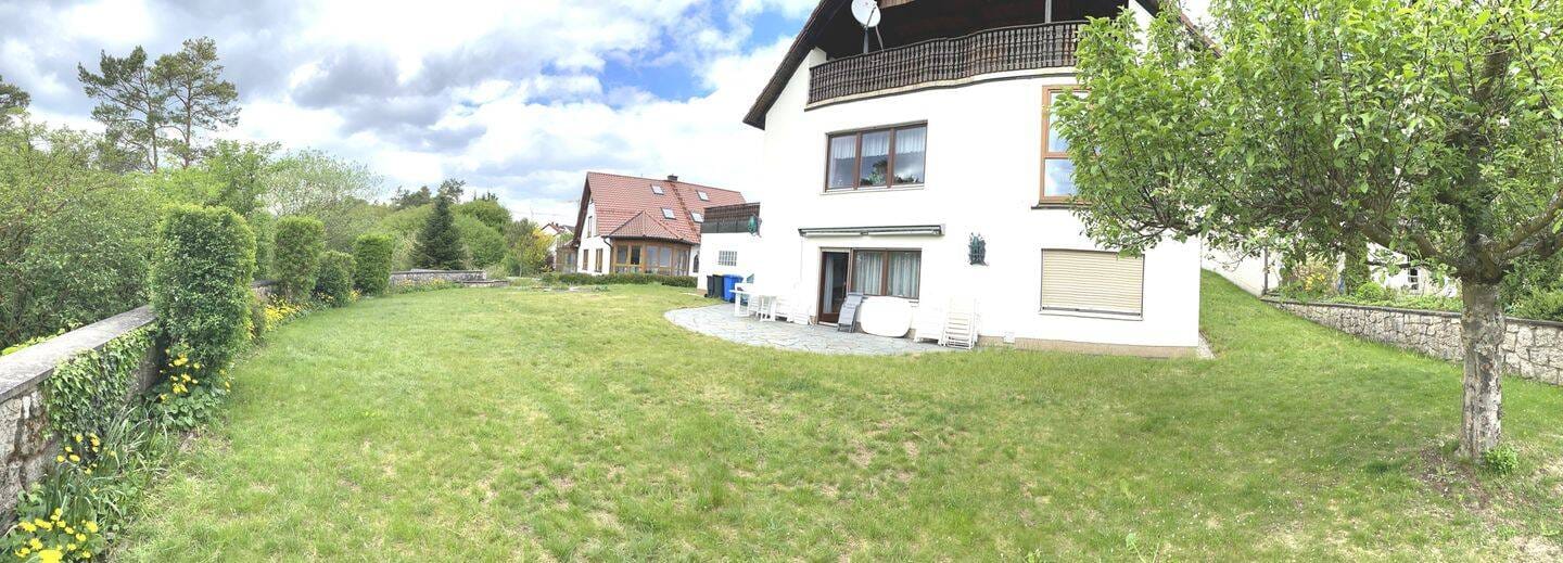 Immobilie in Pottenstein - Charmantes Einfamilienhaus mit Doppelgarage, PV-Anlage & Weitsicht in Toplage Pottenstein. - Bild 4