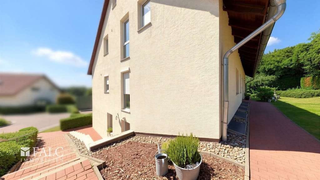 Immobilie in Bad Salzdetfurth - 2-Zimmer-ETW mit Balkon, Stellplatz und Keller - perfekt für Singles oder 2 Personen - Bild 1