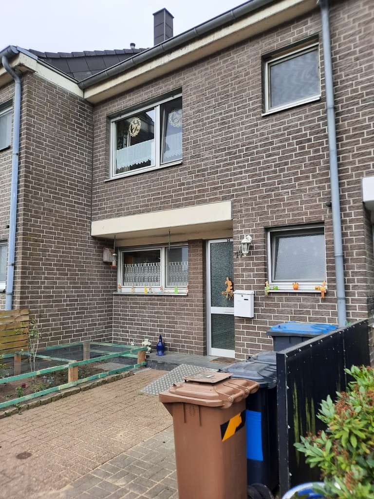 Immobilie in Raesfeld - Reihenmittelhaus, Garage zzgl. möglich, Zimmer im Keller, Garten mit rückw. Zugang, frei z. 31.03.26 - Bild 0